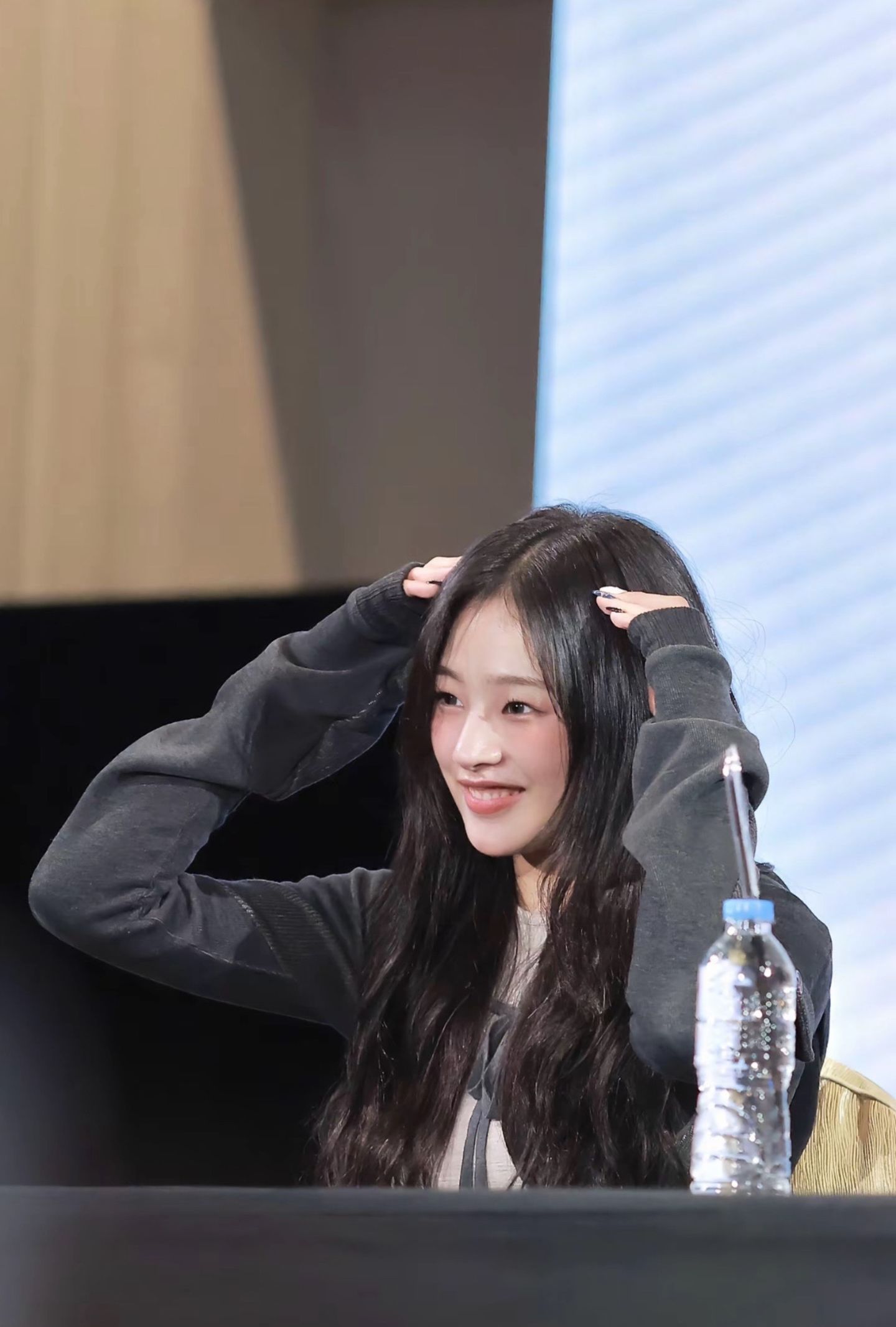minji 🐬 haerin ♡… ​​​
