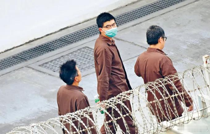 黄之锋当庭认罪 9月2日，香港高等法院开庭审理黄之锋“串谋勾结外国或者境外势力危