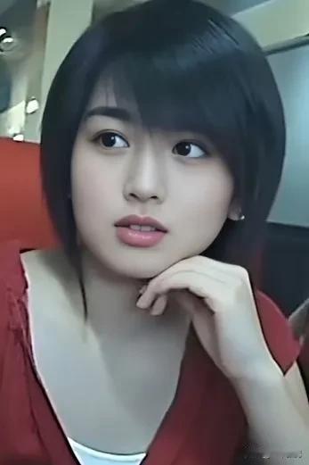 在中国，最稳定的婚姻关系往往是丈夫像党委，决策家里大事和走向。
妻子像政协，跟着