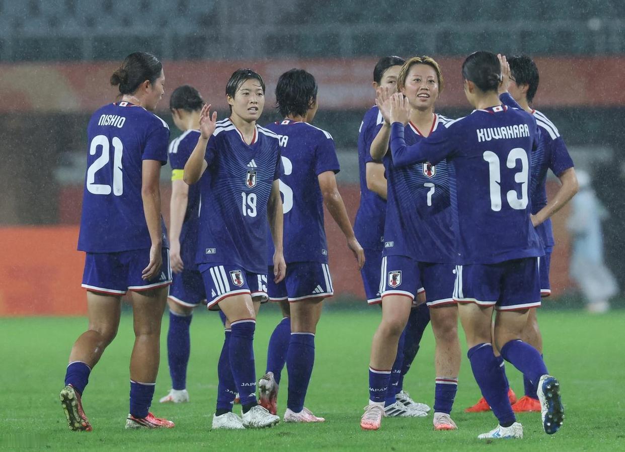 北京时间10月2日晚，名古屋亚运会女足决赛，日本女足与朝鲜女足鏖战120分钟，2