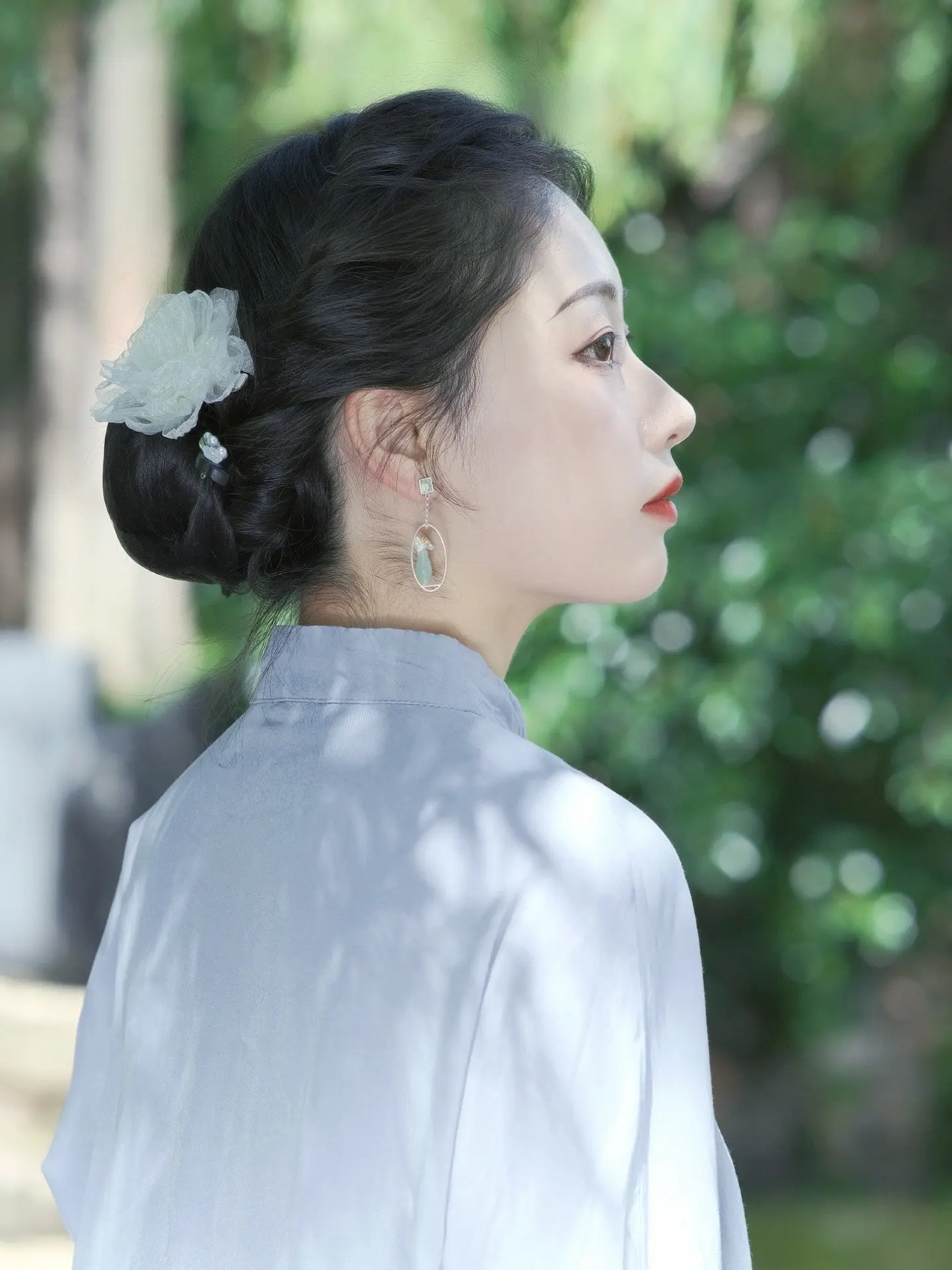 山月不知心底事。