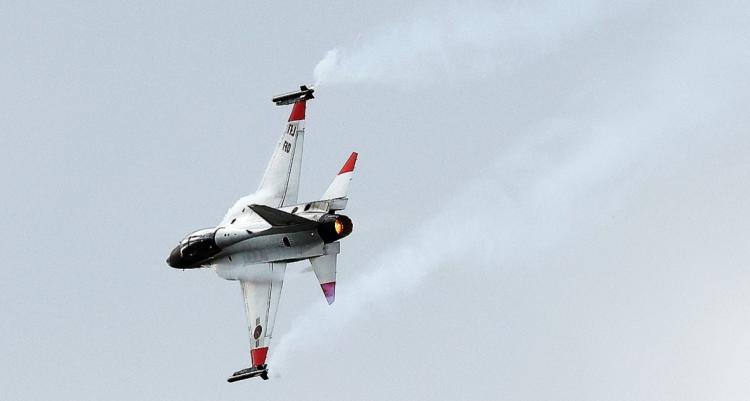 惊魂一刻！韩国真航空客机起飞前冒烟，122人紧急疏散
 
当地时间1月2日中午，