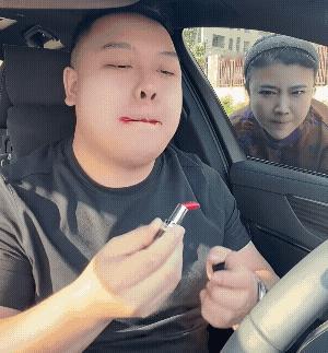 不是只你老婆这样，别人老婆也这样，你学得太像了![呲牙][呲牙][呲牙]