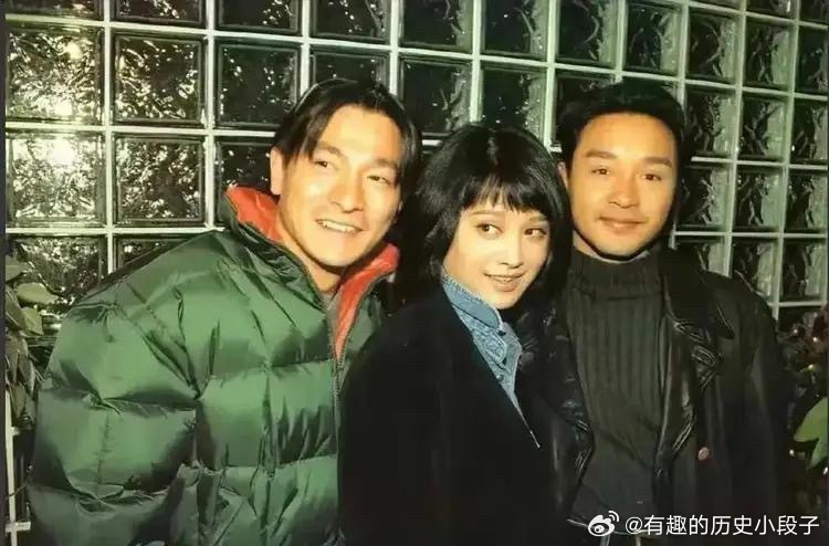 【老照片 | 九十年代 张国荣 宁静 刘德华拍《新上海滩》】1995年 刘德华 