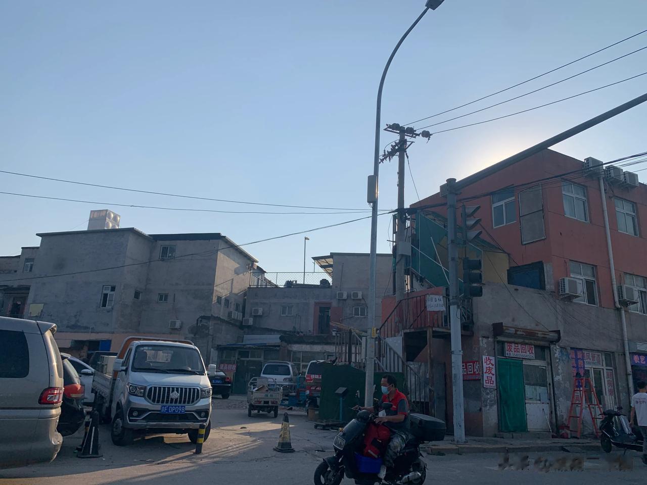 北京大兴区和朝阳区分界线，差距好大，别误解，左边图是朝阳区👈