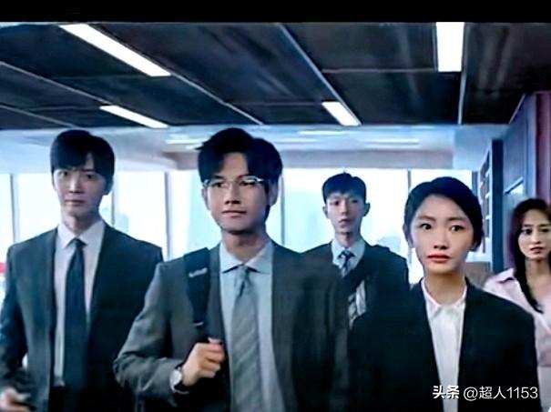 最近我看了一部《即刻上场》，我不太认同男主角江晨的选择。他为了打赢官司，追求胜诉