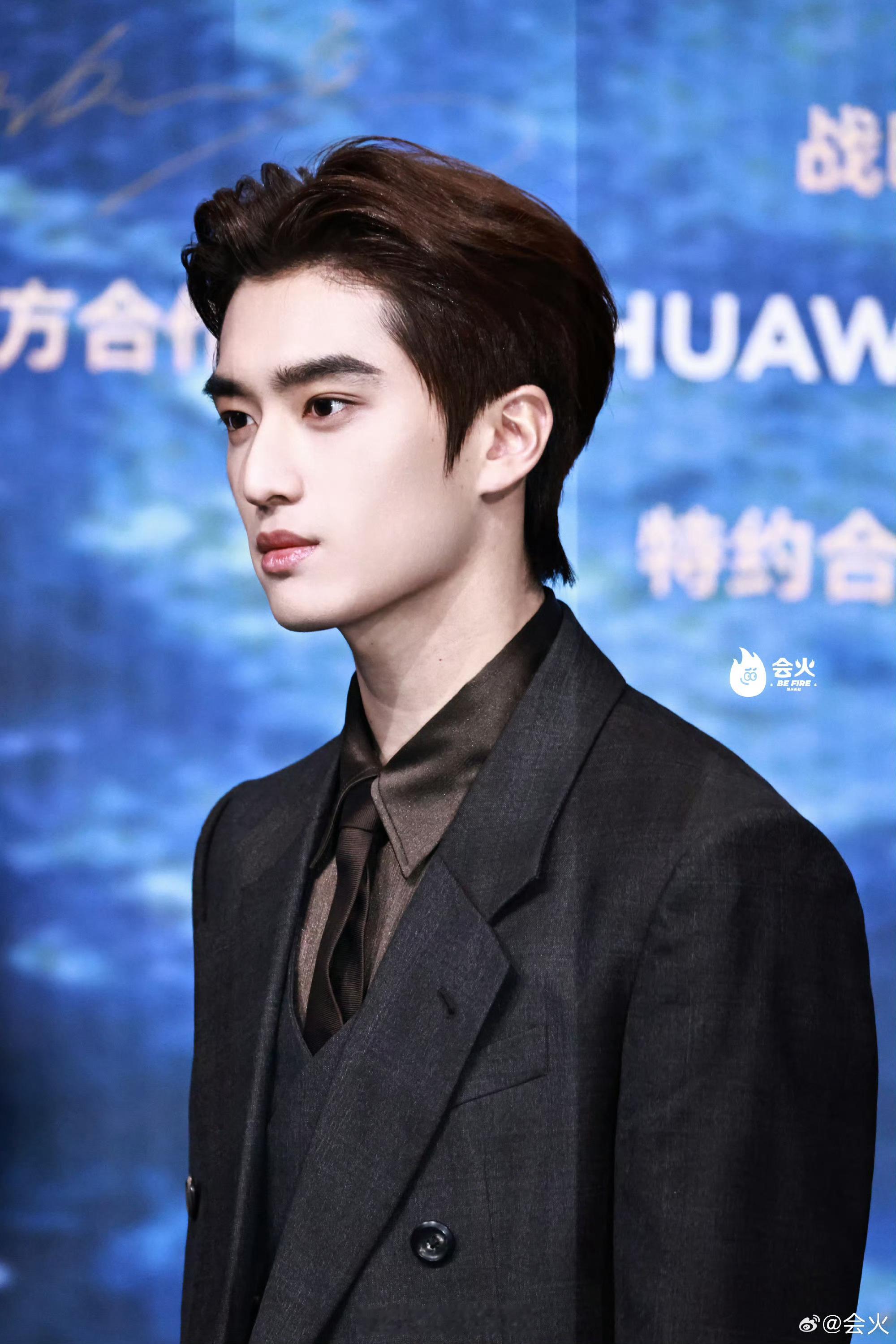 完全是英伦贵公子张康乐英伦贵公子微博之夜