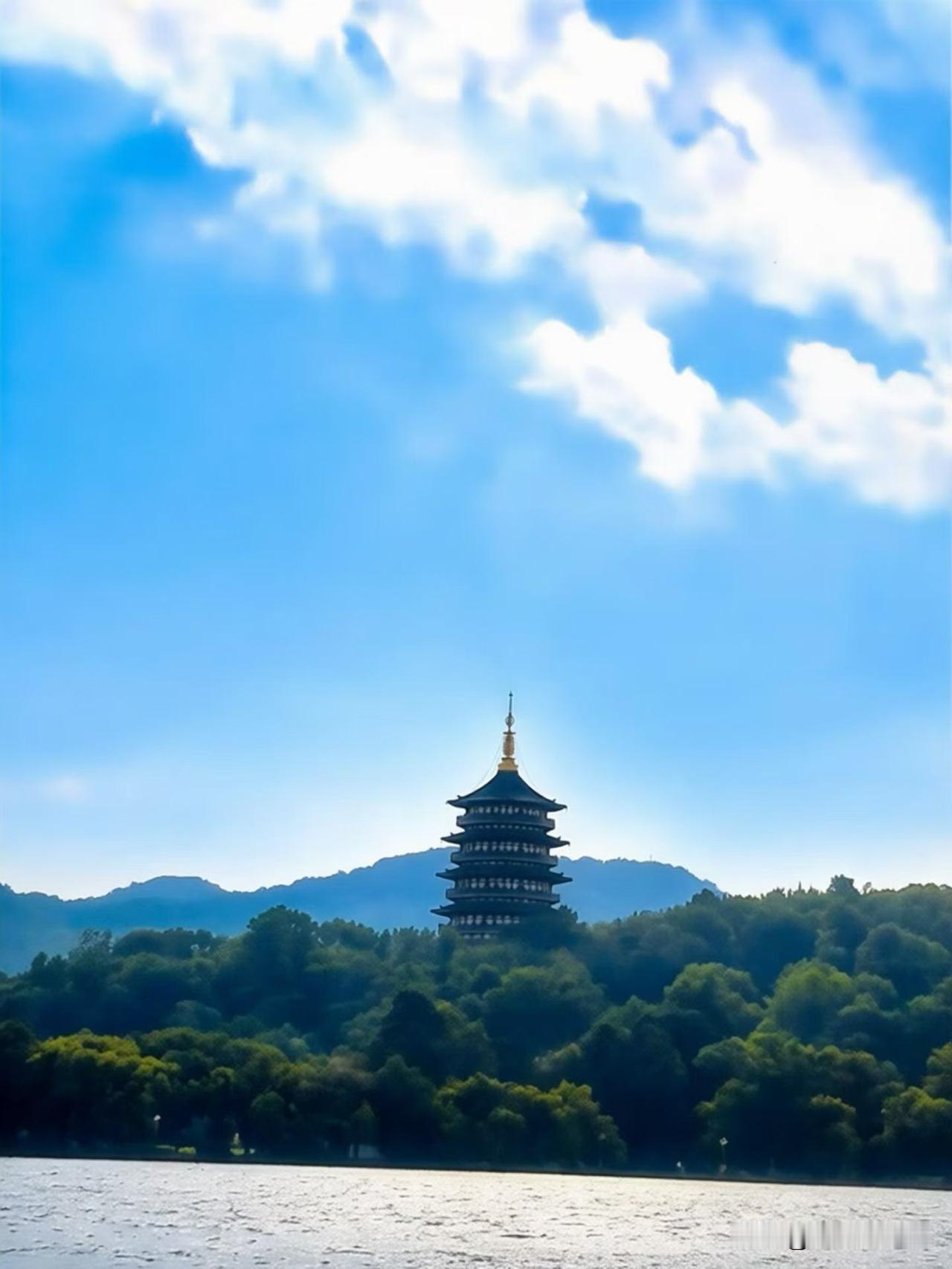 现代版的红颜祸水？这几天网上一直在说关于许家印被判刑的事情，由此又翻出了许过往的