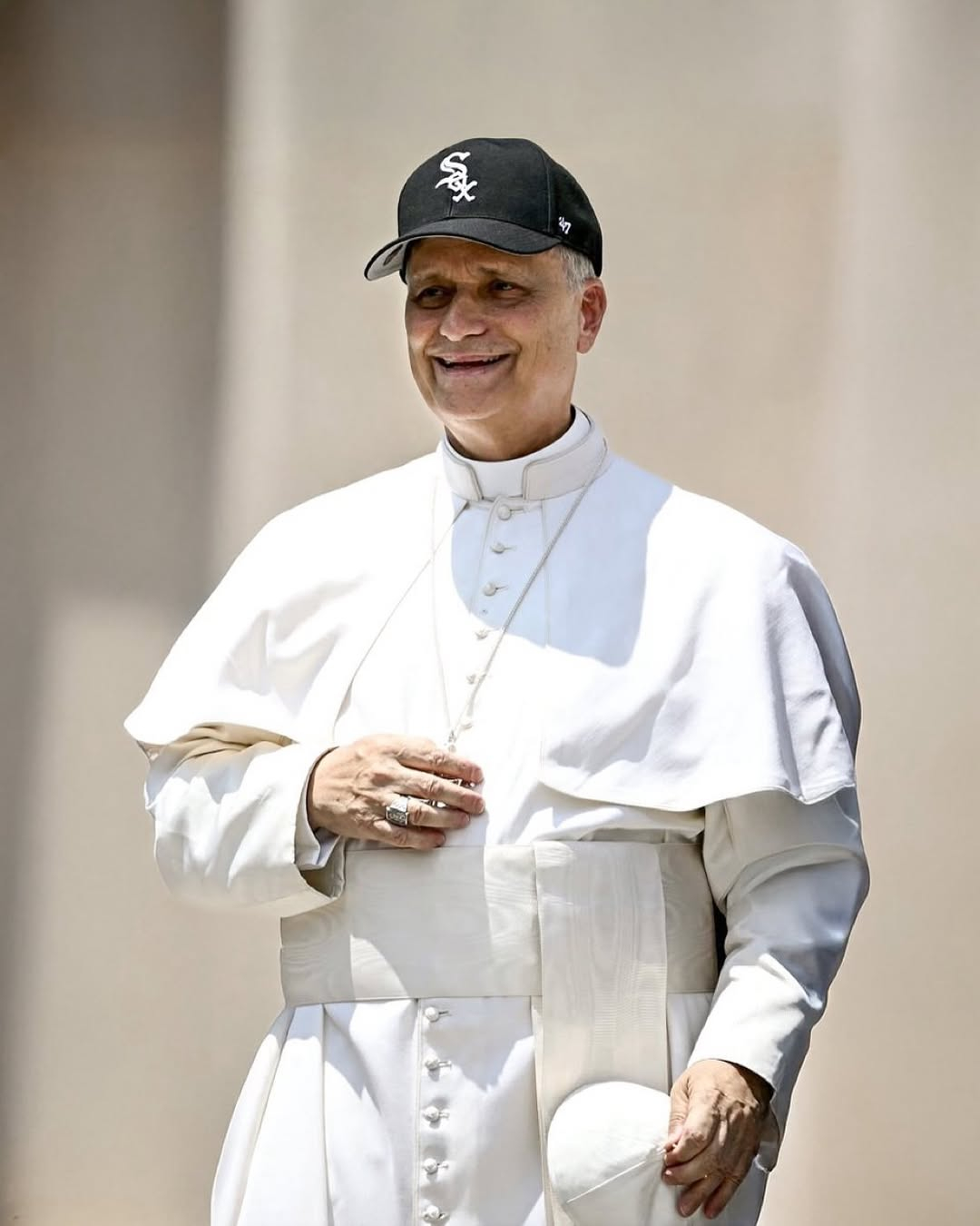 佩戴Chicago White Sox棒球帽的Pope Leo XIV ​​​