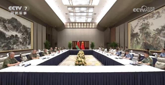 和中方防长谈完，巴铁防长当着全球宣布一件事，现场印度媒体彻底懵了

在上合组织各