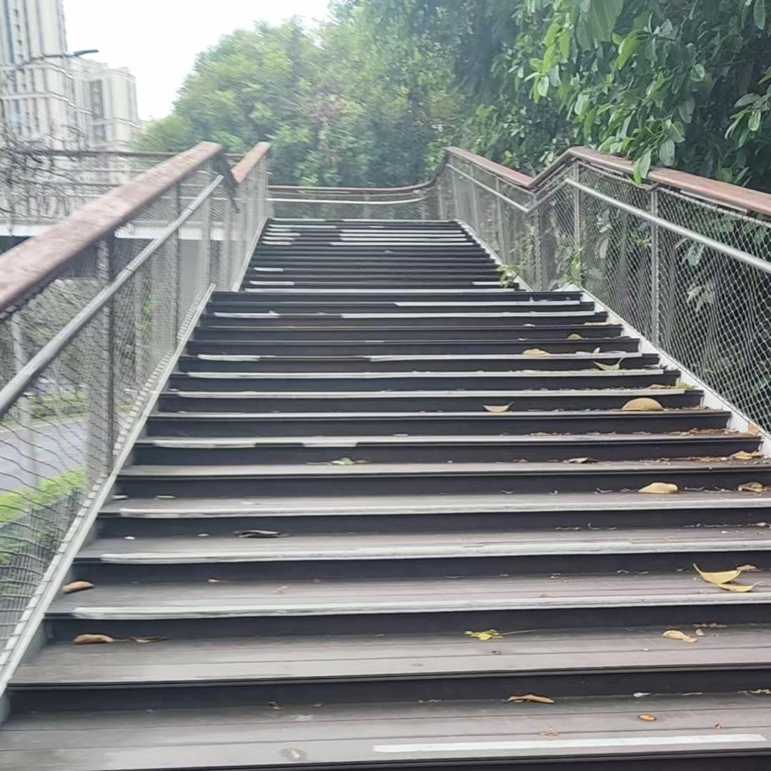 看头条知晓台湾：
郑丽文是台湾目前，台面人物中最具智慧胆量的，而且是有情有义的政