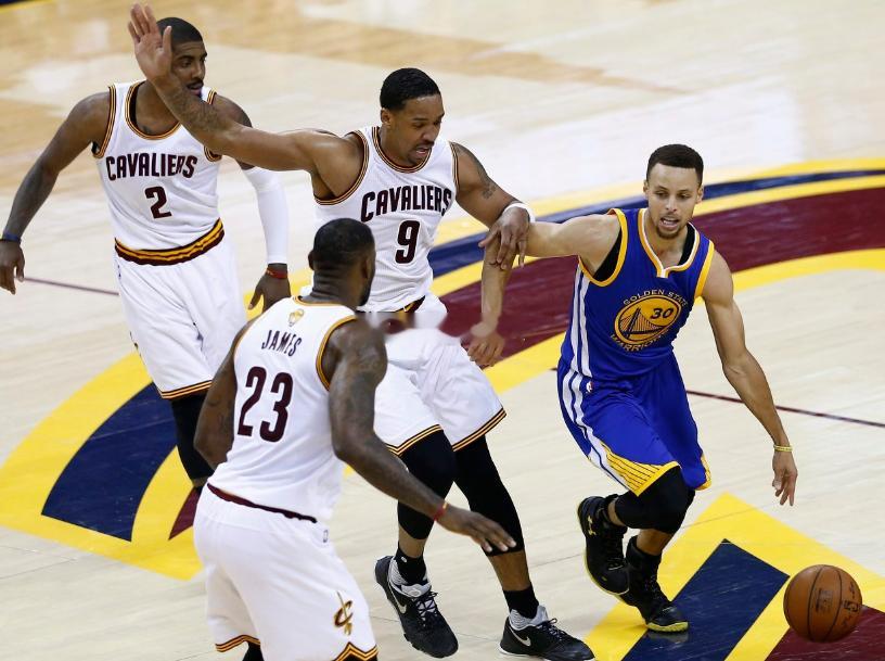 近日，NBA知名经纪人里奇·保罗在节目中谈到了NBA冠军和伤病之间的关系。主持人