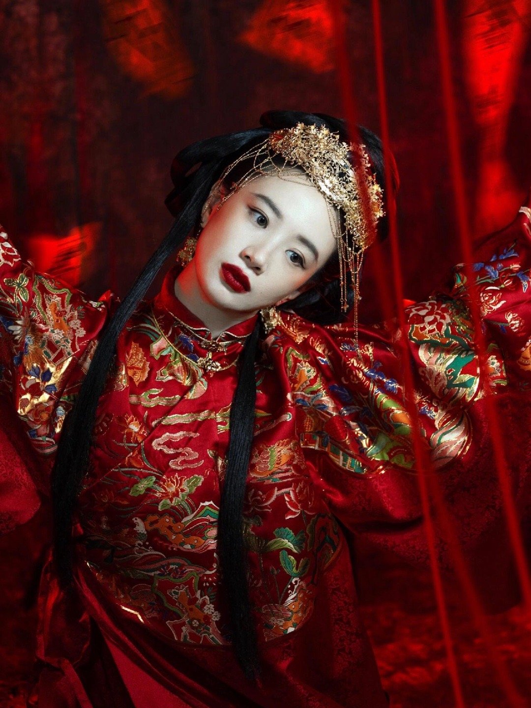 #婉宁公主的仇被沈言报了# 李梦太适合中式诡异～悬疑～复仇类的本子。这次《鸳鸯楼