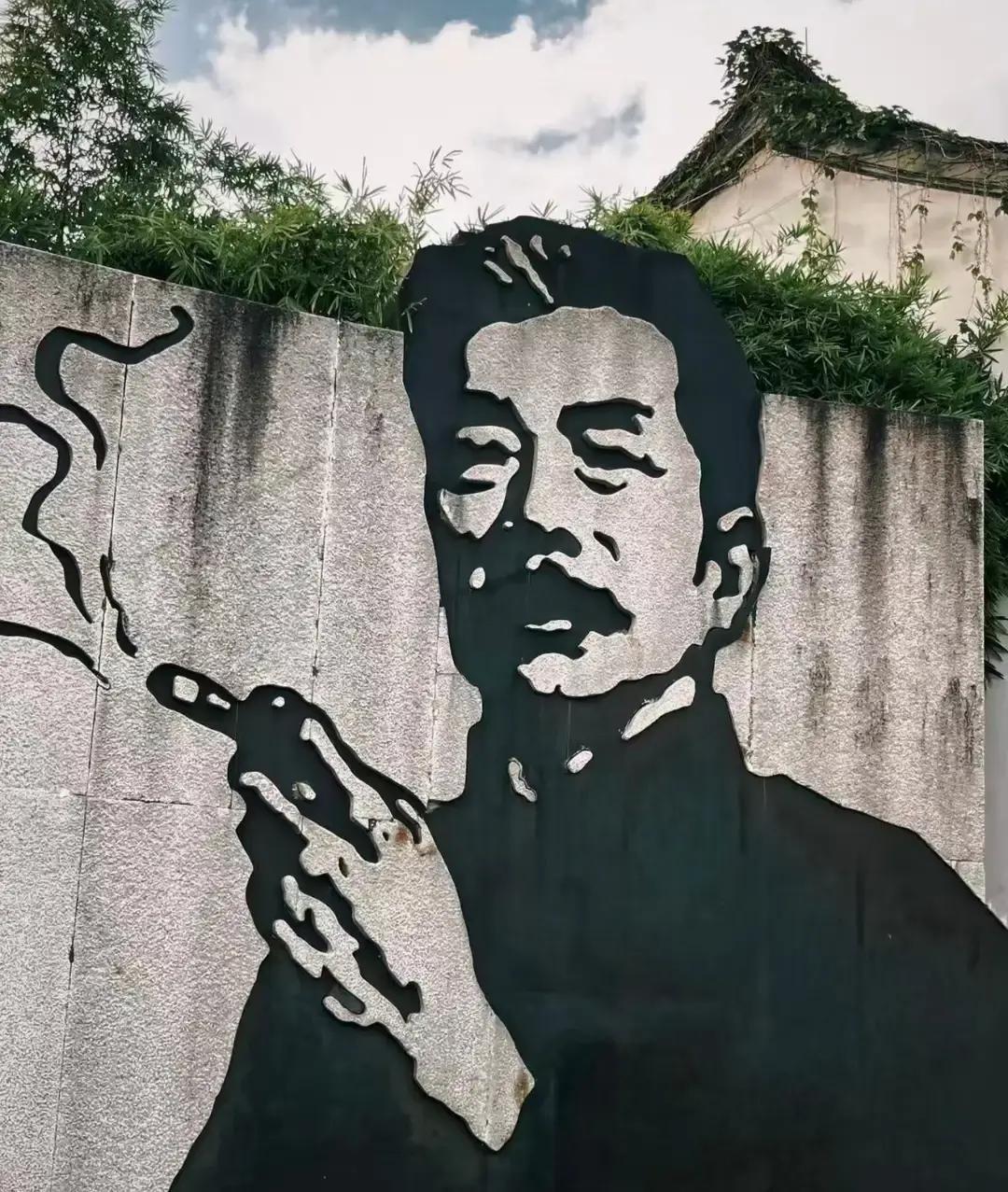 父母秒回转账，同事秒撤消息
深夜胃痛，爸妈两分钟就把挂号费转来，备注只有两个字：