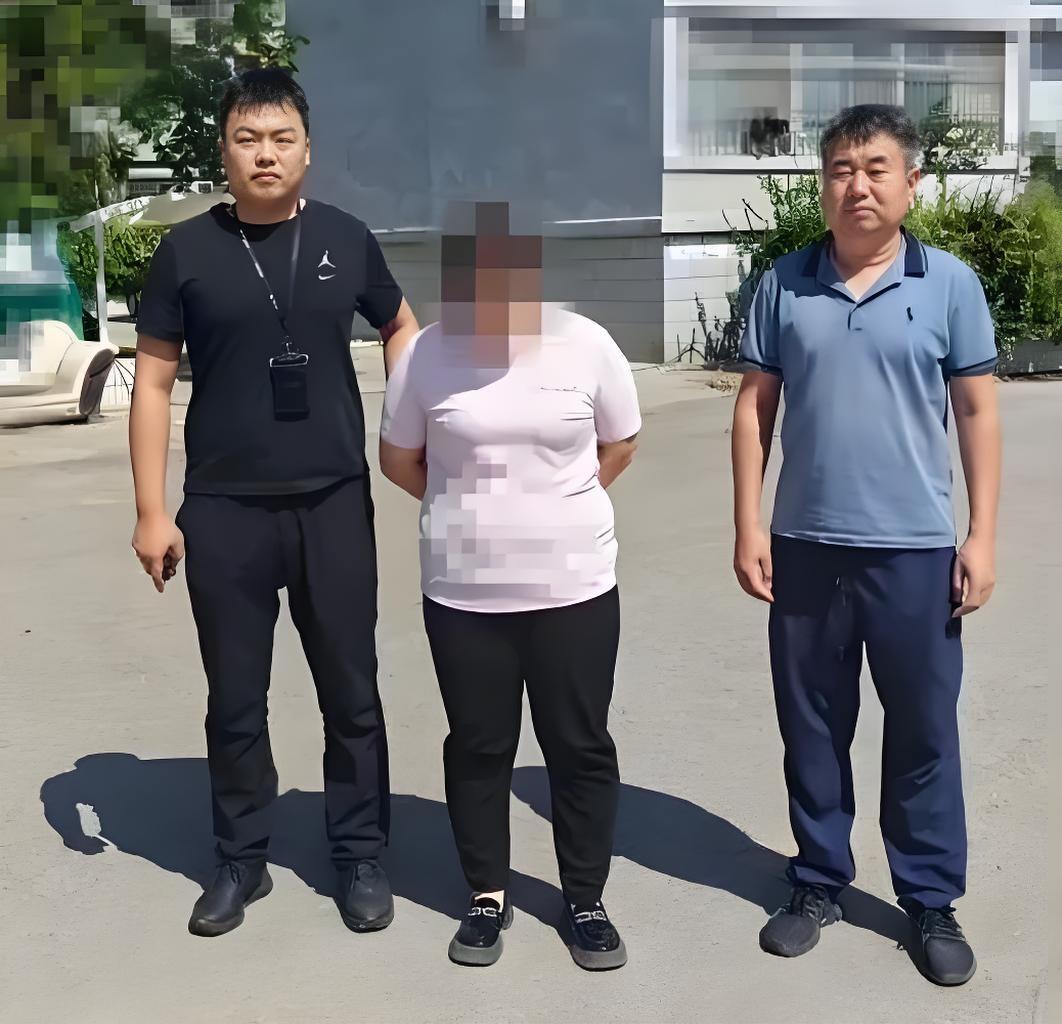 近日发生在山东省东营市一个网友奔现的新闻，却让男子成为人们调侃的对象。

这名男