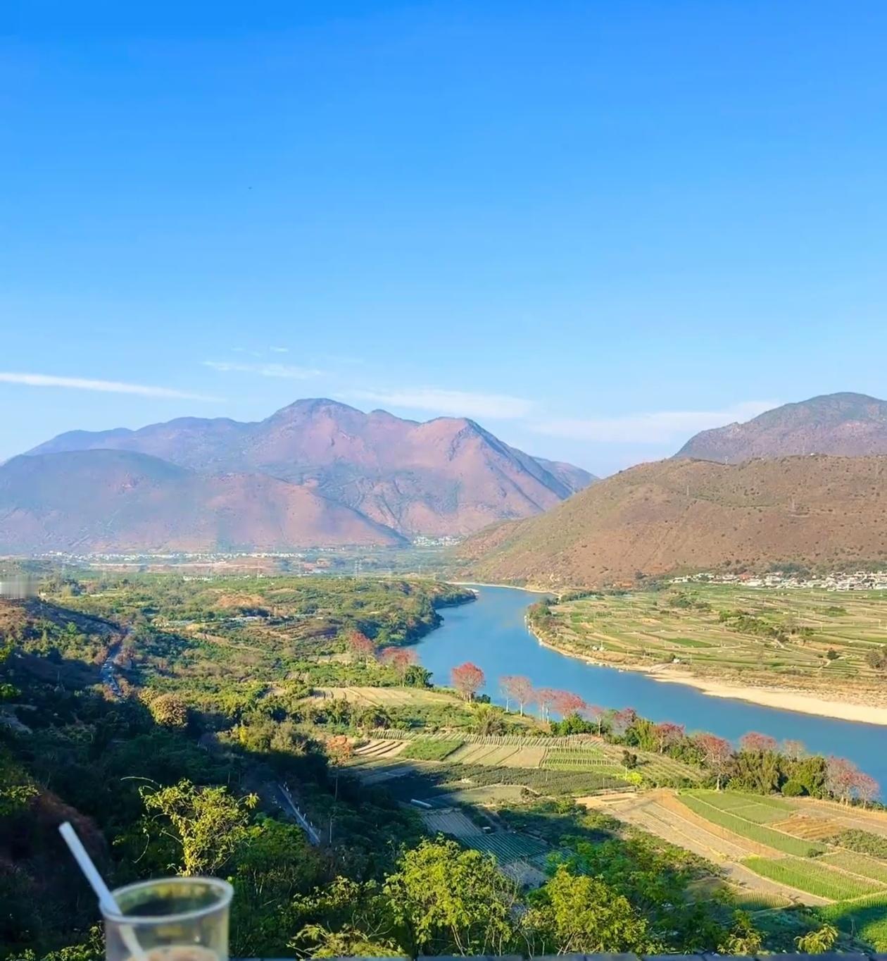 真的太扎心了，孩子随不随爹，真不是我们能说了算的！有的爹温柔勤快、疼老婆，儿子偏