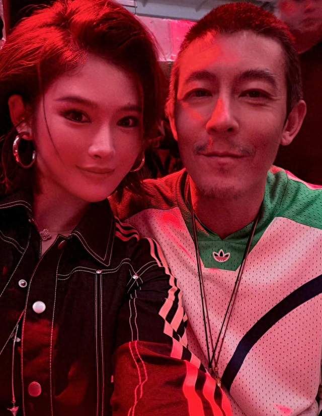 破圈同框 吴艳妮晒与陈冠希合影 运动野性撞潮流顶流 氛围感直接封神