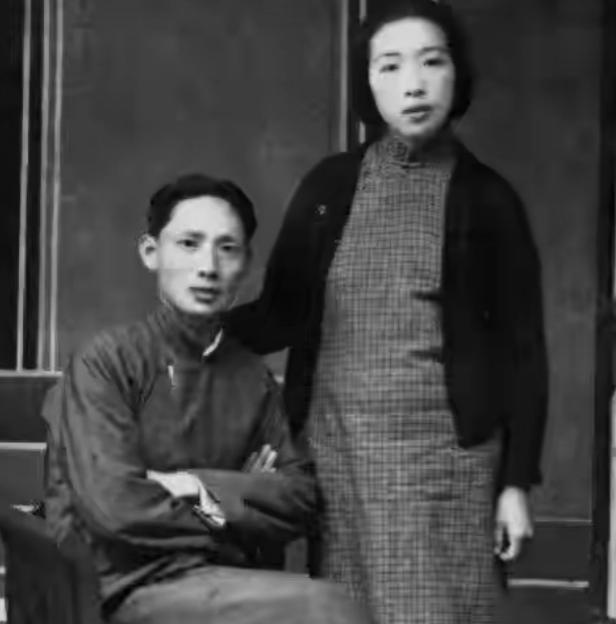1949年5月3日深夜，刚刚解放的杭州城硝烟未散，零星的枪声还在江边的马路上回响