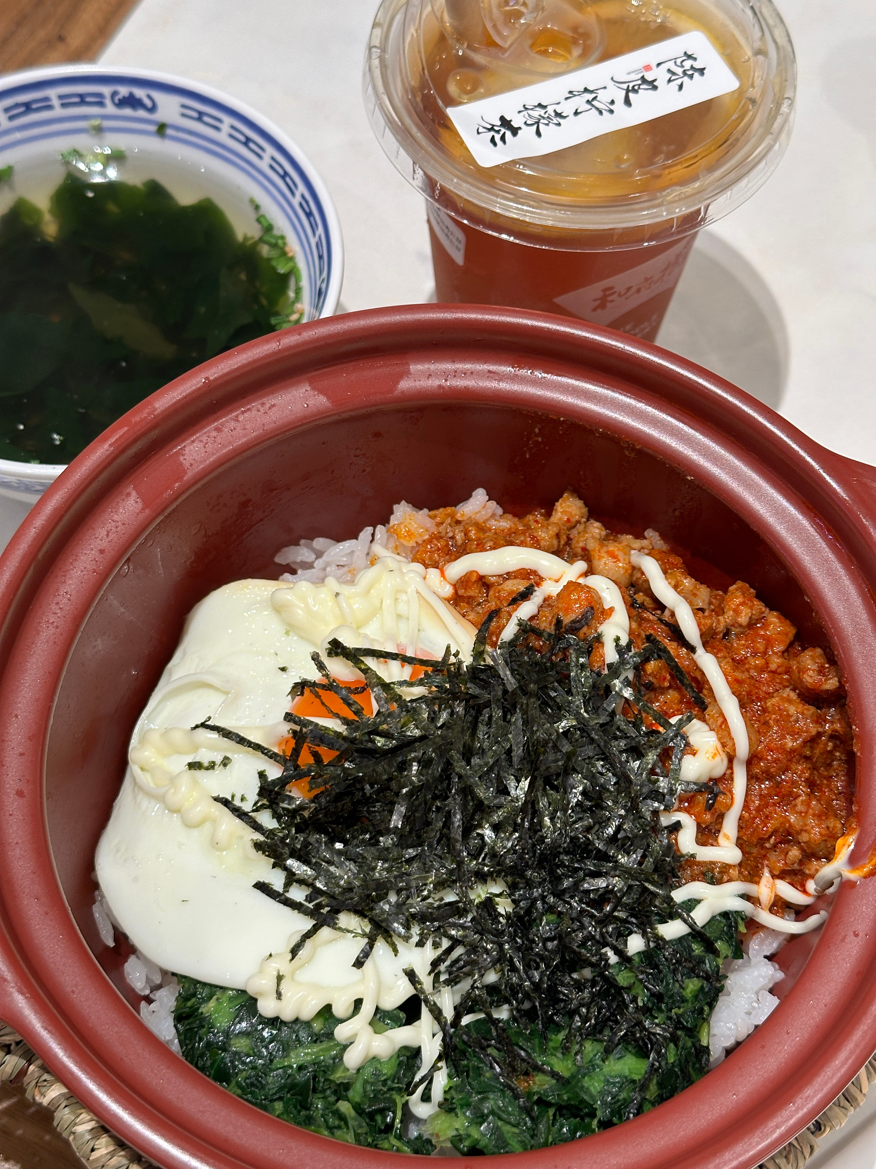 昨天晚上染了个头[怒]但是并没啥区别 ​​​