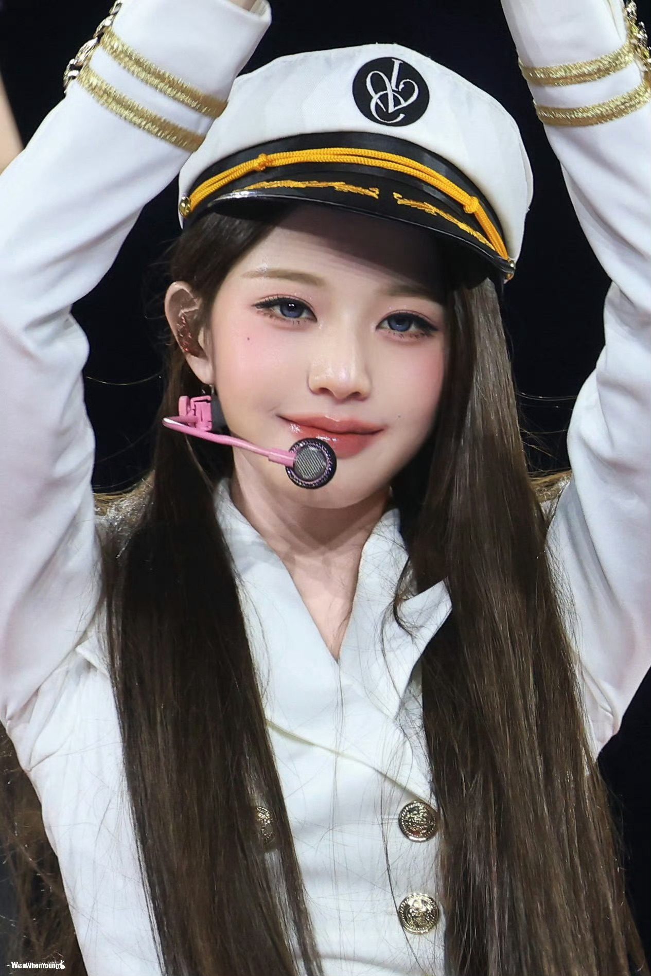 宫脇咲良取关张元英不关心前队友 来看张元英百万赞舞台 