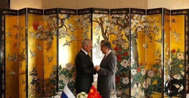 谈成了， 俄罗斯 答应中国。 6 月 23 日，中共中央政治局委员、中央外办主任