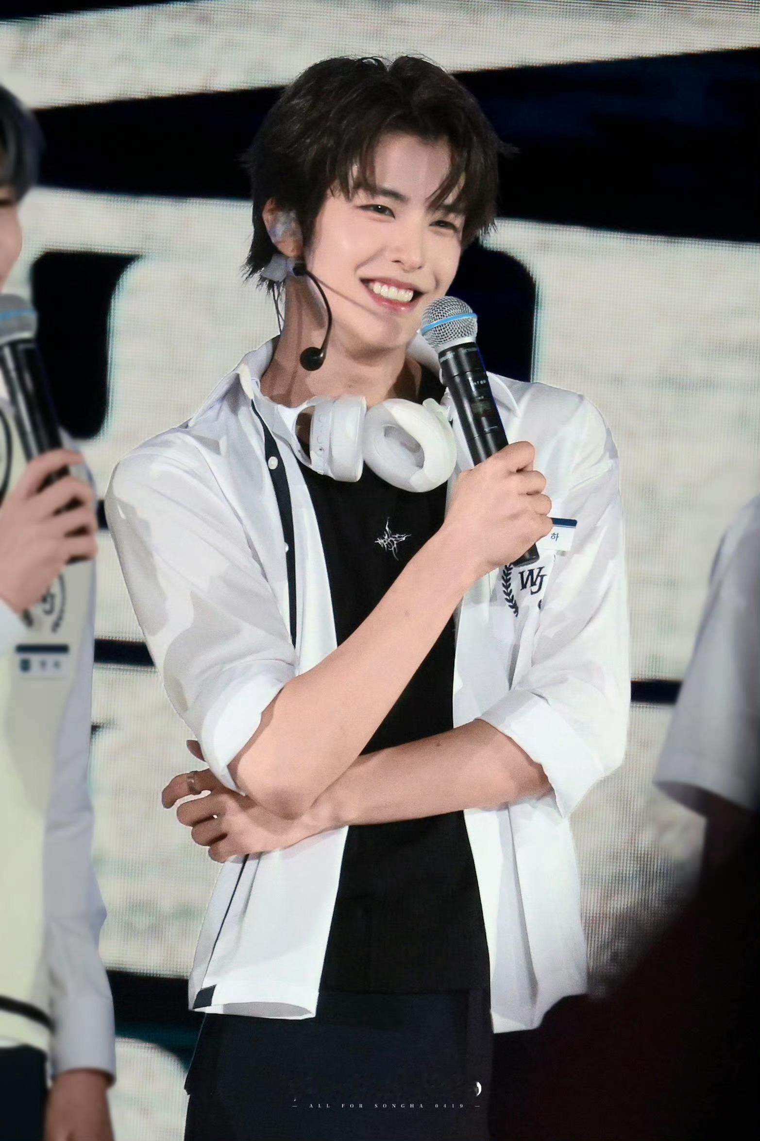 笑这么可爱啥意思！ ​​​