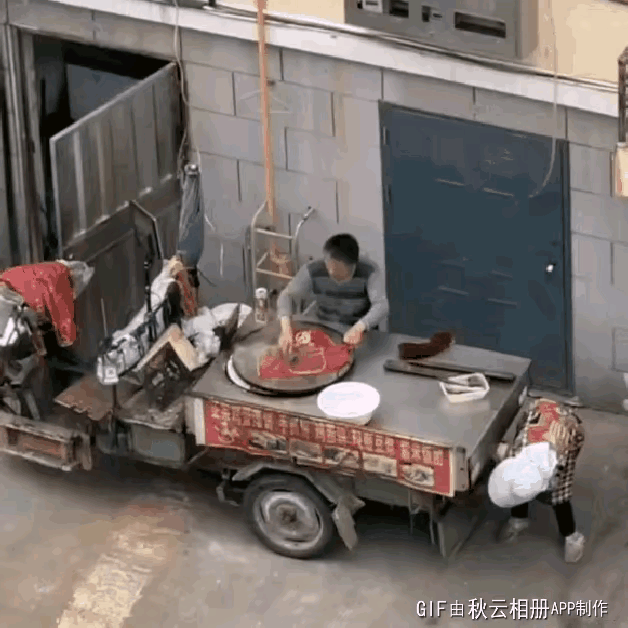 不是砸路边摊的“饭碗”，有一说一，路边摊的卫生真的堪忧，还是尽量少吃！我楼下附近