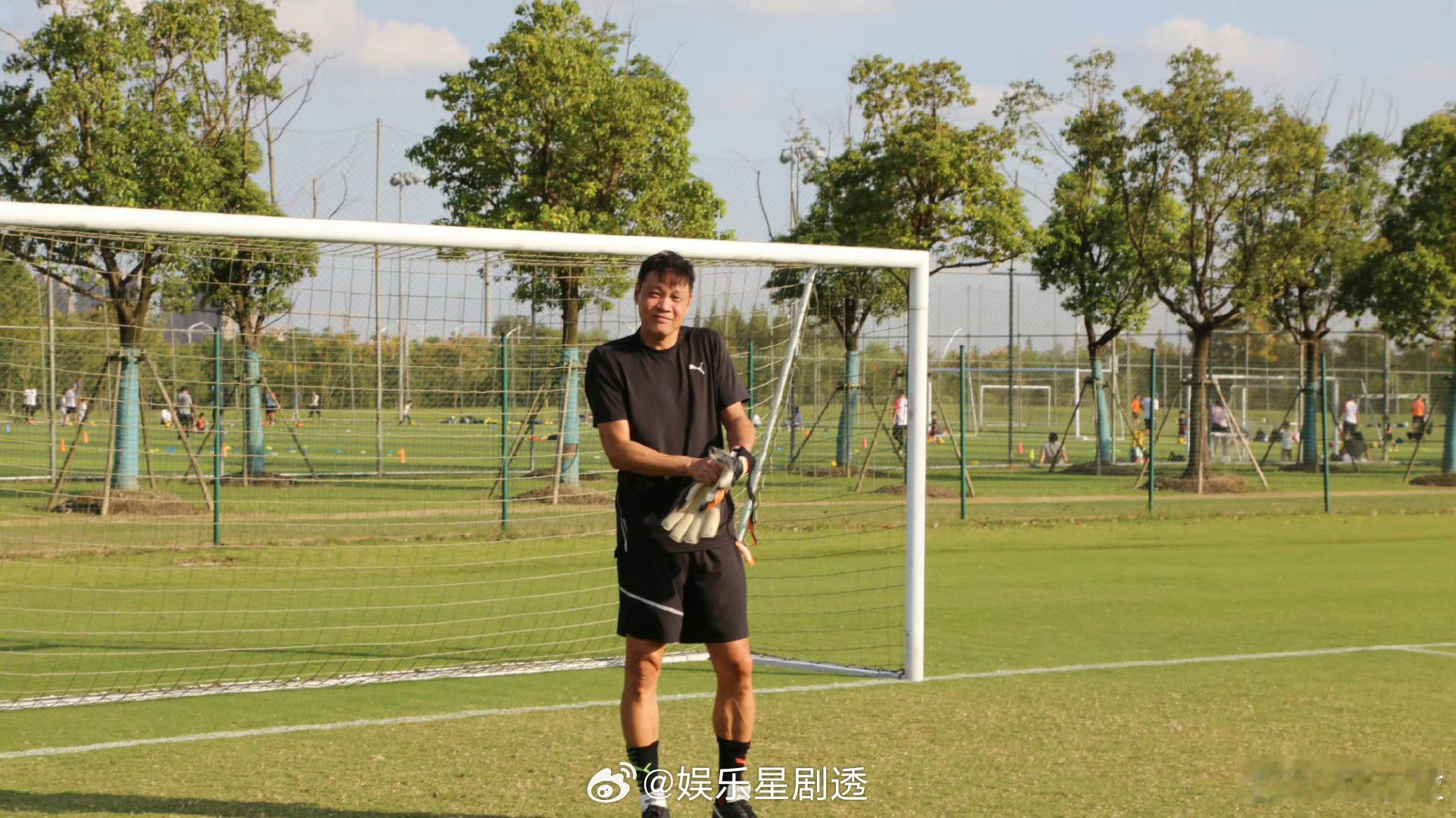 范志毅称足球是生活也是生命起猛了看见范志毅回水晶宫了范志毅重回水晶宫，熟悉的场地