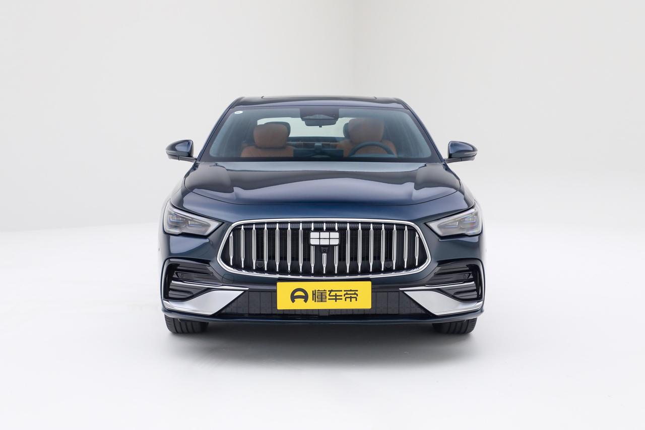 现在的中型混动轿车市场彻底卷起来了，吉利银河星耀7一登场就自带搅局属性，入门预售