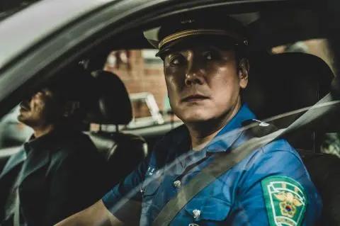 赵震雄为何现在才被爆料？。高调出席光复节庆典、向国旗宣誓，打造「独立斗士」形象！