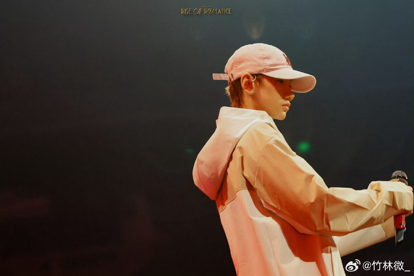 汪苏泷用播音腔证明自己口条很好汪苏泷也太可爱了，网友说他嘴瓢，他当场就用标准播音