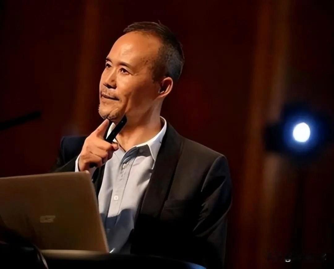 王石是什么级别的企业家大家都知道，成功的男商人有多精明不用多说，田朴珺这种小明星