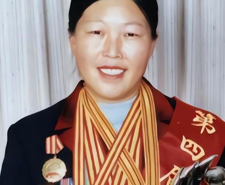 1985年，父亲将19岁少女嫁到沙漠，少女大哭7天7夜，没想到15年后竟年入百万