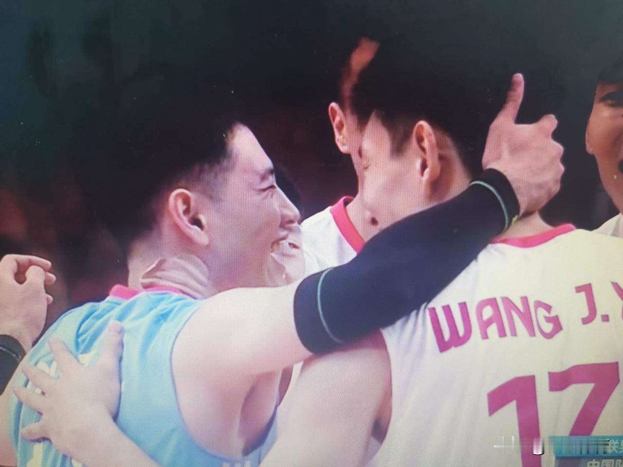 男排世界挑战者杯赛
中国队—墨西哥
第一局，中国队在落后的情况下奋起反击，依靠张
