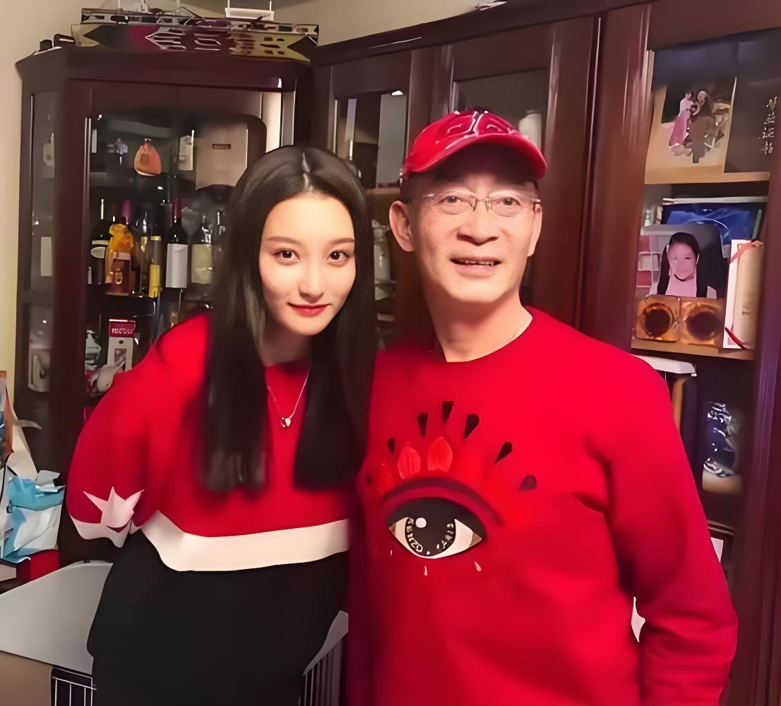 你知道吗？六小龄童的女儿章同童都35岁了，竟然还没结婚！急不急人？这位“美猴王”