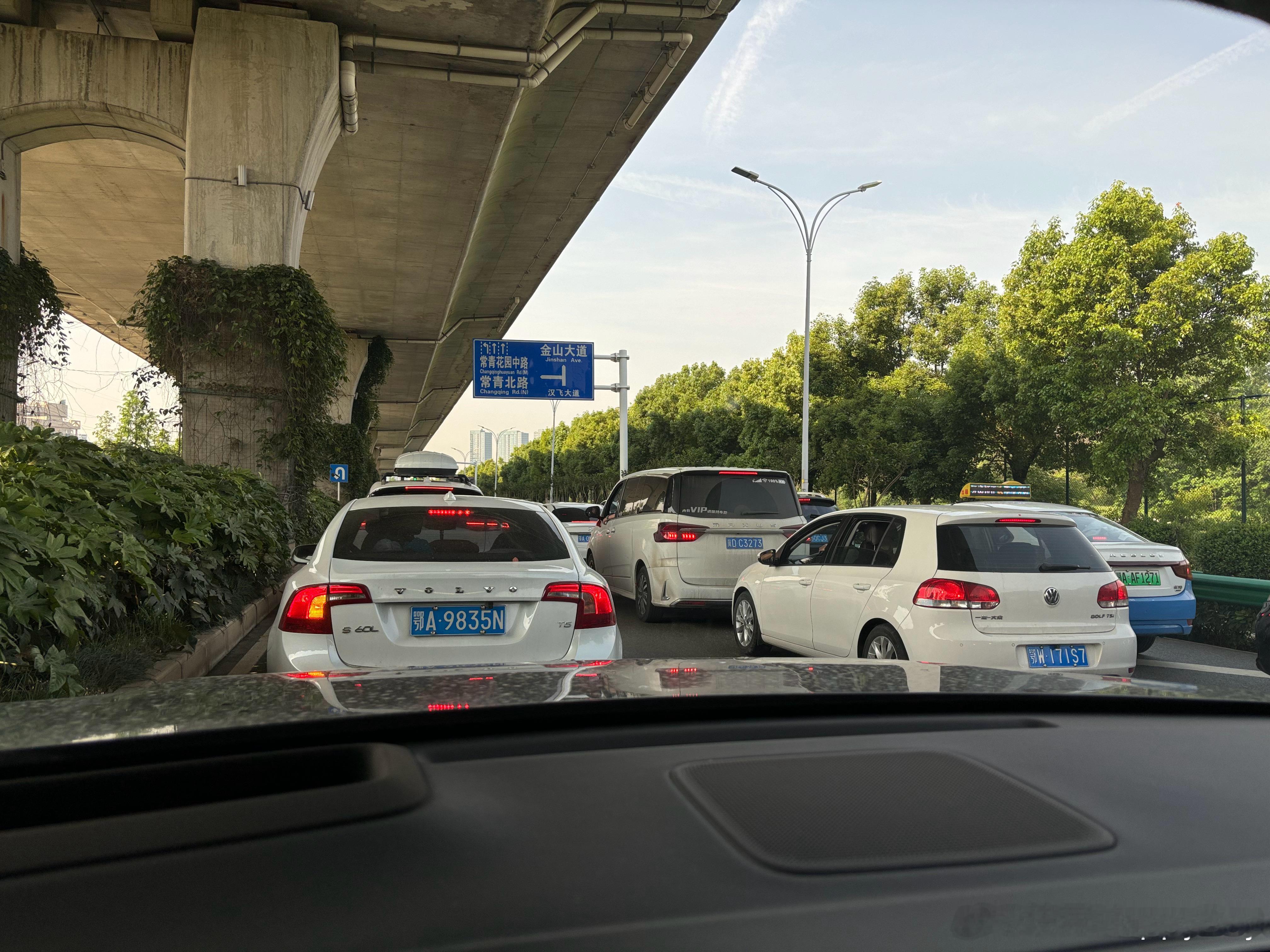 该坐地铁出门的[单身狗] ​​​