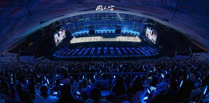 张艺兴演唱会国潮视听盛宴 张艺兴这场演唱会太惊艳了，国潮视听盛宴，传统韵味与现代