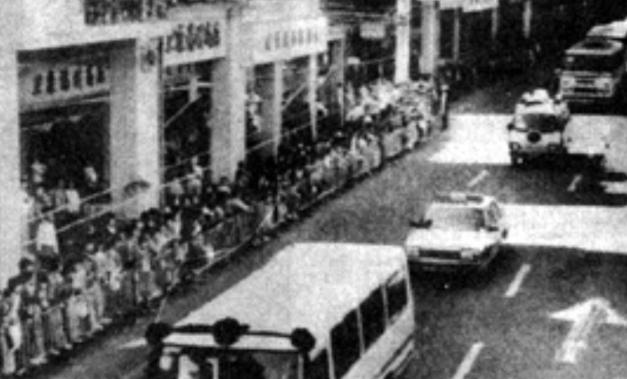 1986年10月22日，叶剑英去世，他的多位遗孀将受邀参加追悼会，排序成为了最大