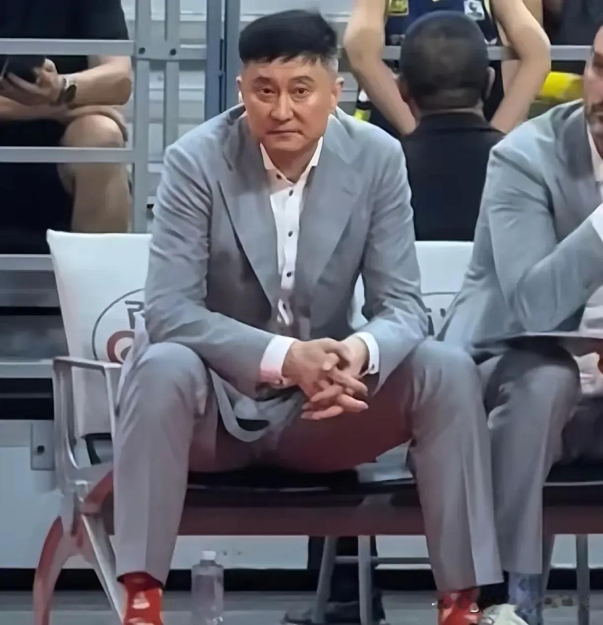 看广东男篮主场17分输给广州，北汽男篮是不是也得明白些什么了？         