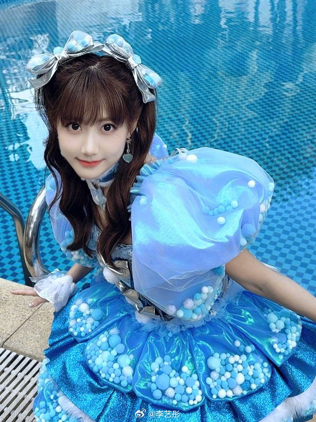 李艺彤菜塑其他姐姐李艺彤也太会形容了吧！祝绪丹衣服配色像生菜，小辣像胡萝卜，曹颖