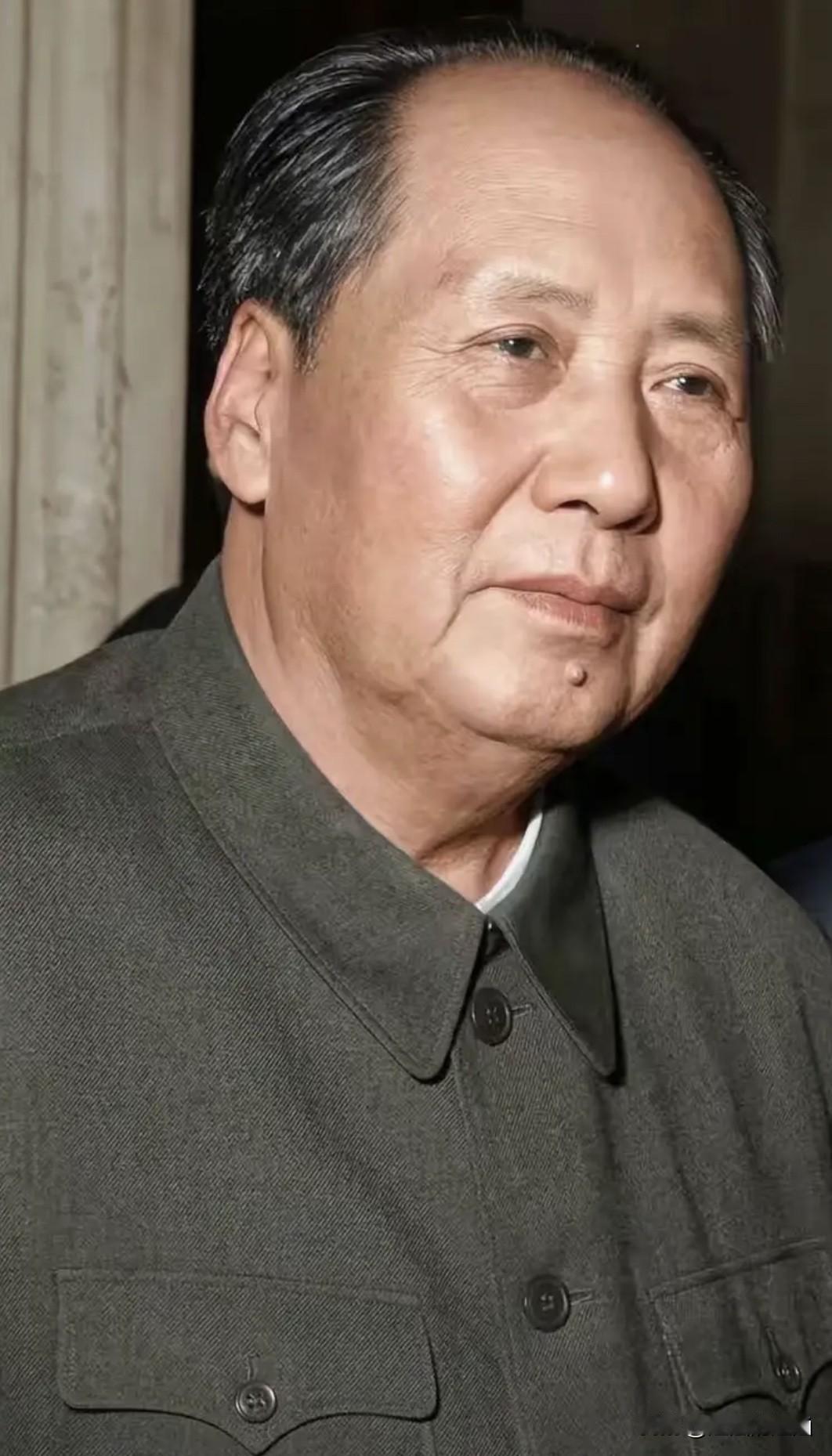 有空去看看朝鲜的街头，再看看越南的广场。
你会发现，人家对自己的开国领袖，
是发