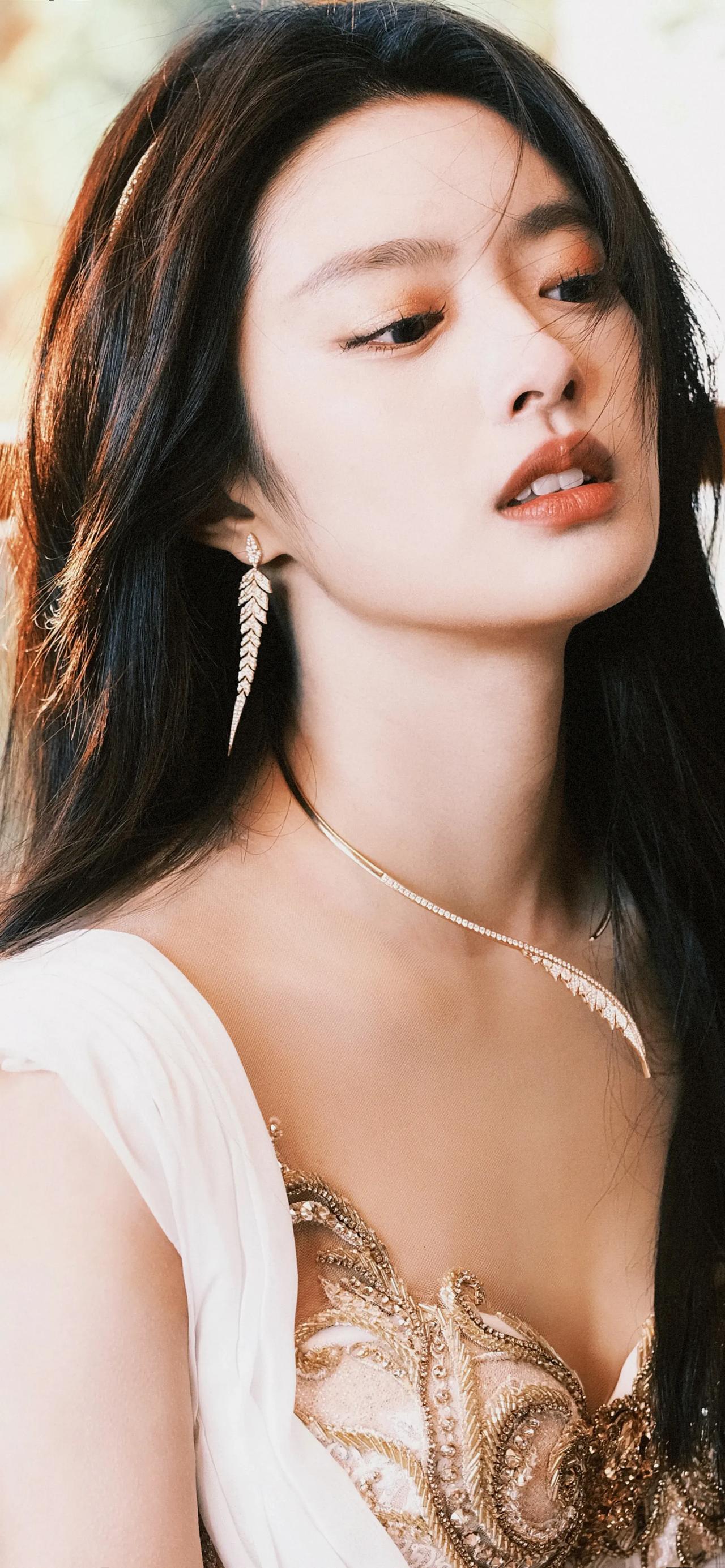 #女明星高清美图# #哪位女神惊艳# #女星谁最美？#