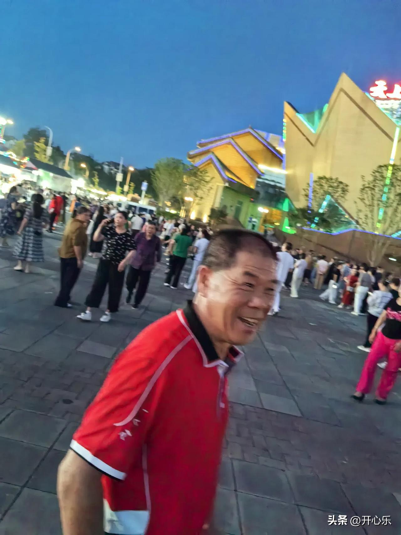 每天给自己一点光，日子就不会暗

早上起来，喝一杯温水，拉开窗帘，站在休闲阳台，