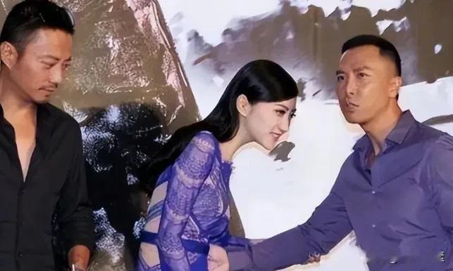 当年在一次电影发布会上，甄子丹伸手要搂景甜的腰，景甜侧身躲开。
张涵予，甄子丹都