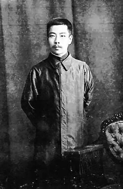 鲁迅名字的由来


先理清鲁迅的正式名字顺序
 
1. 乳名：阿张（出生时祖父周