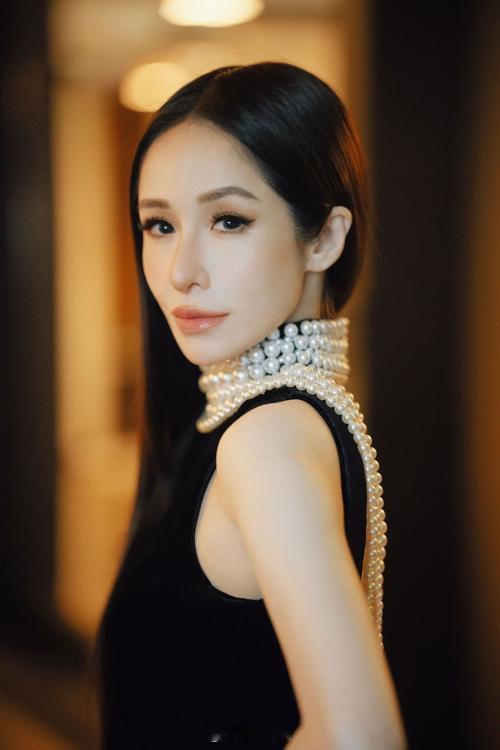 今年跨年演唱会你希望萧亚轩在哪里：湖南卫视、江苏卫视、东方卫视、浙江卫视、北京卫
