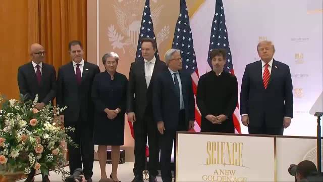 今天，.美国总统向谢尔盖·布林、黄仁勋、埃隆·马斯克和苏姿丰颁发国家科学奖章，向迈克尔·戴尔和萨提亚