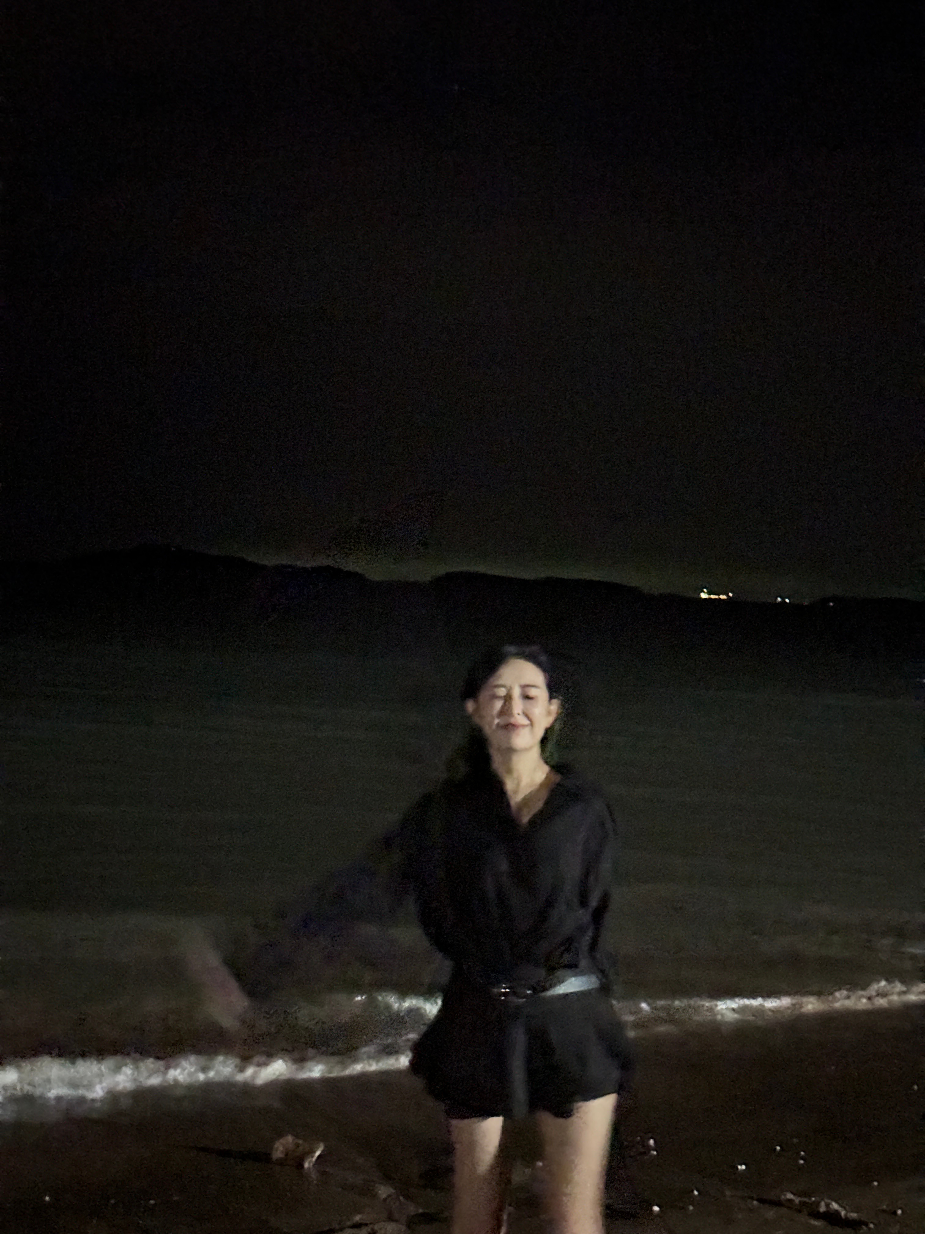 一起吹过海风的人，大概会记得久一点  ​​​