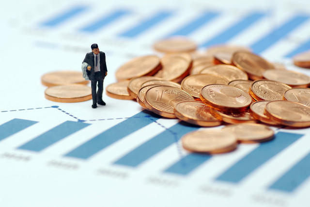 【#东方财富副总经理套现5499万元#】#东方财富屡现高管减持# 3月4日，东方