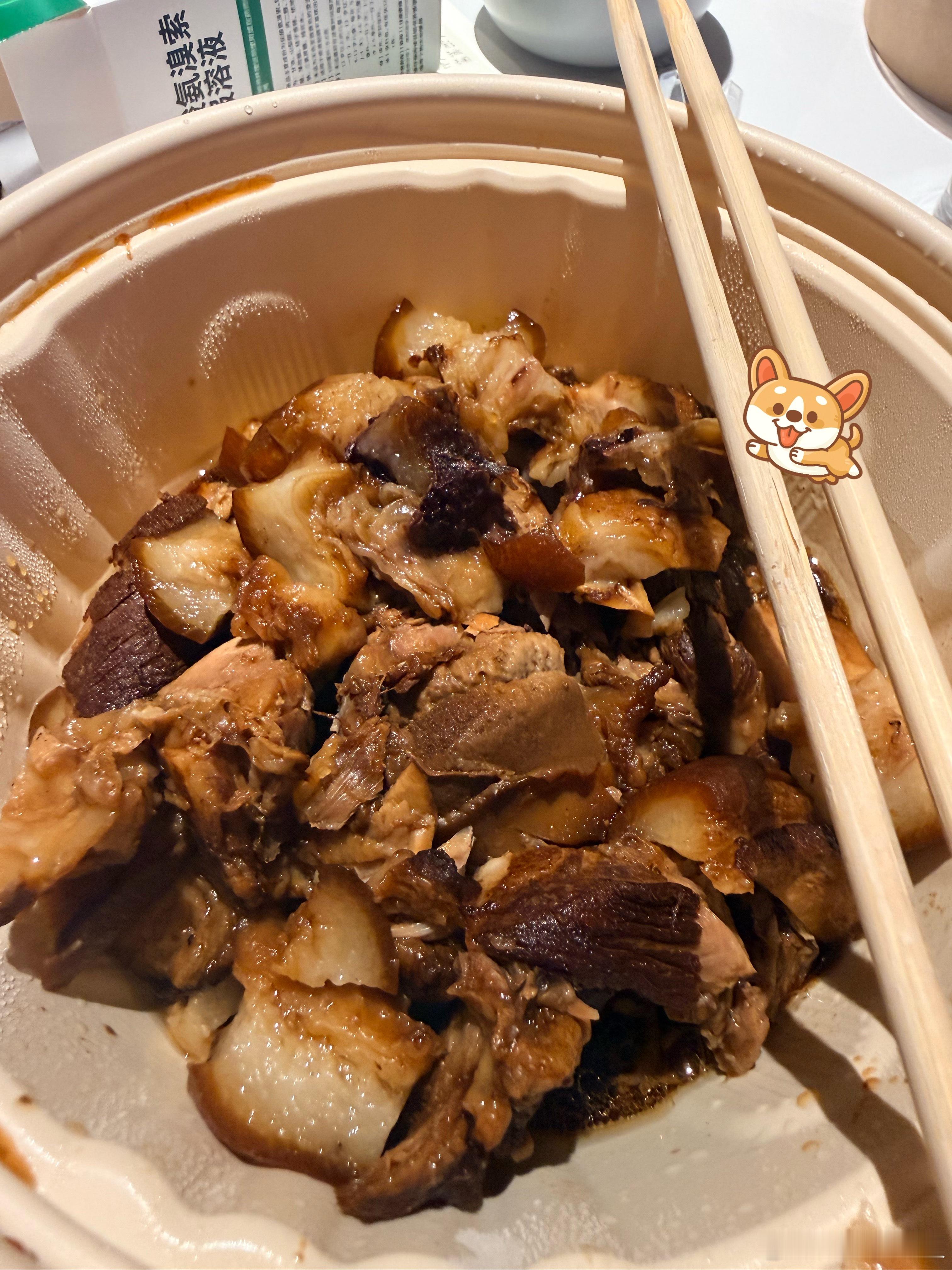 吗呀，北方的肉肉这么便宜吗？20块钱这么多肘子，这肉量再配一斤面条够我吃一礼拜…